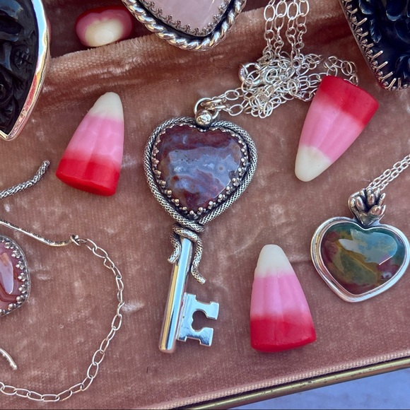 Artisan handmade Key to my heart necklace - Picture 2 of 3